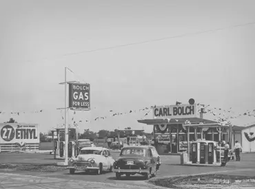 Carl Bolch gas station in 1934